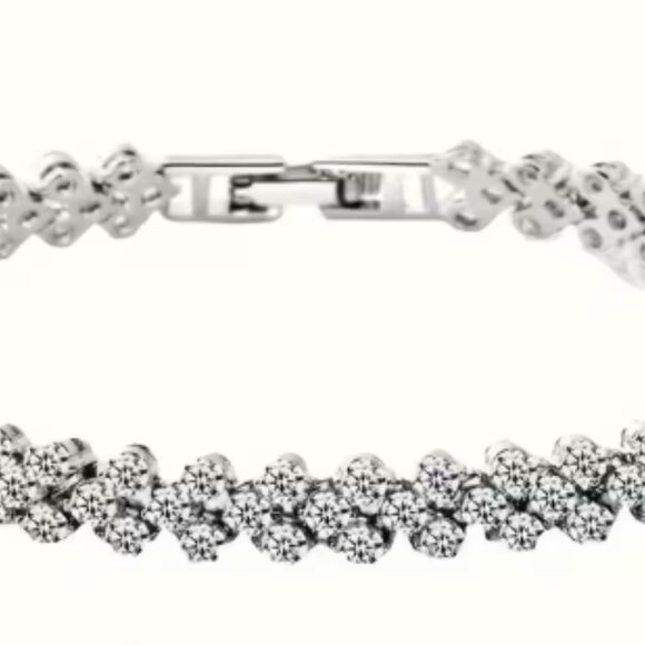 Hearts Tennis Bracelet Faux Crystals Bracelet - Picture 4 of 9